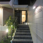 日本料理 TOBIUME - 入口階段