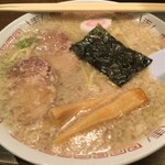 煙家 - ニンニク背脂醤油ラーメン8８0円