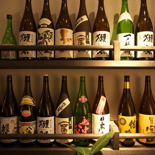 Full of drinks. The carefully selected local sake, mainly dry, goes well with the food.