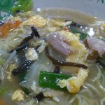 川崎屋 - 豚肉・溶き玉子・キャベツ・もやし・人参・玉ねぎ・青ねぎ・木耳と超具だくさん！