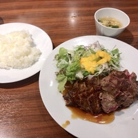 キャトルラパン 北梅田 - 1.5枚。300g。ペロリ。