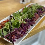 Balsamic salad with three colored vegetables