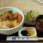 旬の料理 中華そば きんぐ - カツ丼(大) ¥850