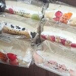 ユメイッコ - 【フルーツサンドあれこれ①】
            いっぱい買っちゃいました(*´艸｀*)ｴﾍﾍ