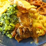 ロイヤルグリーン レストランアンドバー - イカのカレー(茄子カレー、別のダルカレー？)