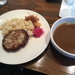 にく家のカレー - ハンバーグカレーハーフ