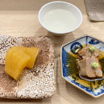 日本橋蛎殻町 すぎた - 左:数の子 右:あん肝