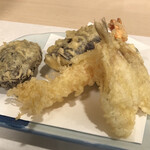 Tempura Izakaya Kinobi - ちょい呑みセットの天ぷら（きす、えび、椎茸、茄子）