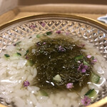 Akasaka Kikunoi - 昼懐石１２１００円。もずく雑炊。冷たい雑炊です。お米がモチモチと粒も立ち、とーっても美味しくいただきました（╹◡╹）（╹◡╹）