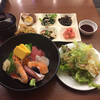魚太郎・蔵のまち - 2020年7月時点 海鮮丼と各種おばんざい料理¥1.738