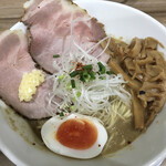 ラー麺 陽はまた昇る - 鶏とんＥＸ（刻みにんにく）