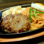 肉の万世 - “ハンバーグ&ナポリタン/120g”