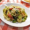 カジュアルイタリアン アルバータ - エビとアボカド・グリル野菜のバジルソース　パスタ　￥1,180