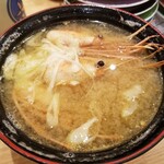 回転寿し トリトン - ボタンエビ汁、到着時。