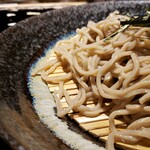 蕎麦切り くろ - 横から。