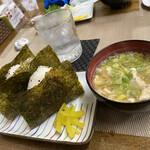 ごはんばー - 和ら麦ロックとおにぎり二つと味噌汁