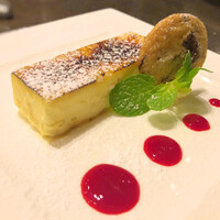 ウルフギャング・パック カフェ 愛知芸術文化センター店 - カタラーナ