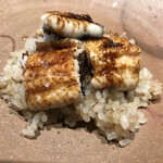 DIRETTO - 程よく芯のある炊き加減が絶妙。
      ウナギも香ばしくシンプルな味付け。