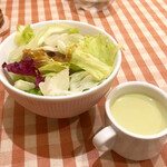 イタリアンダイニングDONA - セットのサラダとスープ