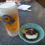 Senju - 生ビールとお通し（大根の煮物のトロロ掛け）