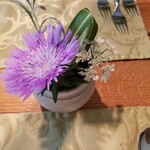 ノースポール - テーブルにもお庭の花が…