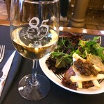 La Viña del Ensanche - フォアグラのサラダと白ワイン