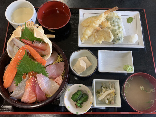 お食事処 かいがん 馬場崎町 海鮮丼 食べログ