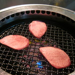 Jojoen - ｢特撰タン塩焼｣を焼いています。