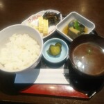 Wa Syoku Hijiri - ご飯、お味噌汁、茄子含め煮、ひじき、だし巻き、スパサラ