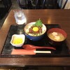 banikusemmonoroshidonyakachiuma - 特選桜ユッケ丼。
                美味し。