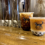 ティーサイン タピオカ & ティー バー - 黒糖タピオカラテ