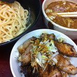 寅や - 醤油つけ麺と炙りチャーシュー丼