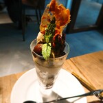 conoks - ほうじ茶のパフェ。ほうじ茶アイス、生クリーム、餡が入ってる!(^^)!