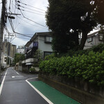 洋食ビストロ夕凪 - 次の角を右折