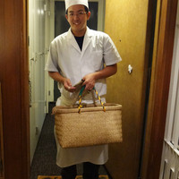 五代目 野田岩 麻布飯倉本店 - 出前！到着で〜す！！