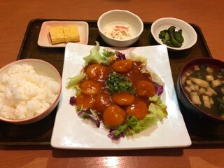 Umakabou - エビチリ定食