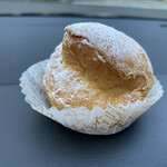 ナッシュカッツェ - 持ち帰る前に車で食べちゃう！シュークリーム180円。カスタードと生クリームで大満足。シュー生地が美味しい！