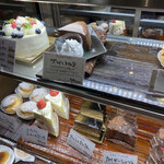 ナッシュカッツェ - ザッハトルテ、美味しかったです！無糖生クリーム付きです。