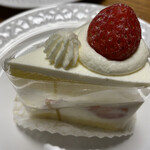 ナッシュカッツェ - ショートケーキ。好みでない味でした。。ウィーンにはショートケーキはないんだろう。