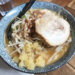 麺Dining比内地鶏白湯らーめん志道 - 背脂らーめん