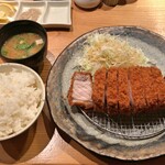 揚げ物と酒菜 幸喜 - 厚切りロース（400g） + ライス + 味噌汁