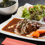 居酒屋バンバン - 牛タン煮込みハンバーグ