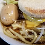 塩そば専門店 桑ばら - ビーフハンバーガー