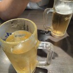 Yakitori Senta - まずはビールとジャスミンハイで1週間の疲れを癒す乾杯。