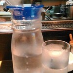 横須賀 四代目埼玉家 和心 天まる - ピッチャーごと用意された冷水