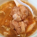 麺家 彩華 - チャーシューと云うか肉塊。味が染みてて旨い。