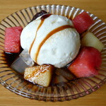 カフェ×ザッカ ブルーシャ - クリームあんみつ