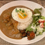 えん屋 - 目玉焼カレー