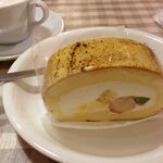 KOTOKOTO CAFE - ことことフルーツロールケーキ