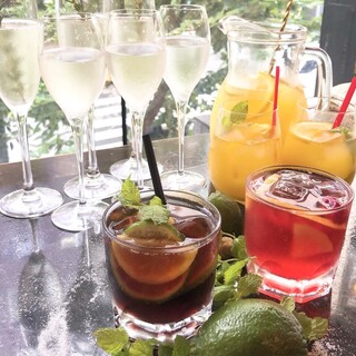 自家製のサングリア♪で乾杯!!
